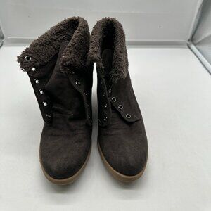 Womens Dana Buchman Wedged Booties Shoes 8 Brown Fur Cuffed Pre Owned